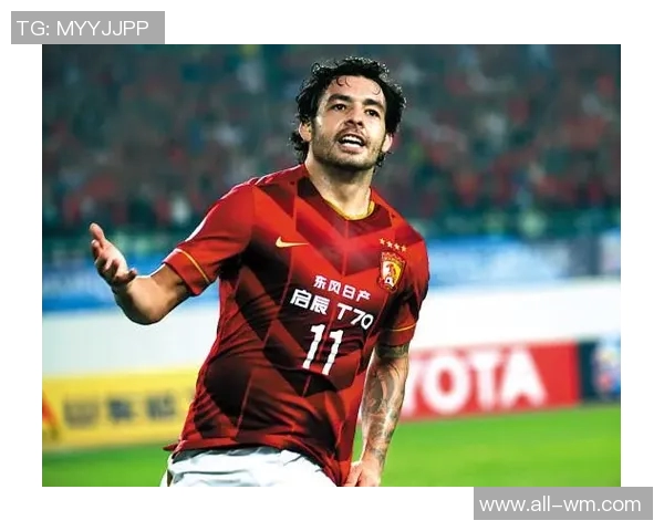 英媒报道卡拉菲奥里因髋部伤缺席下轮世预赛独自训练